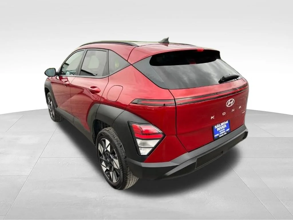 Used 2025 Red Hyundai SEL image 7