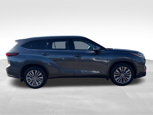 Used 2022 Gray Toyota Platinum image 6