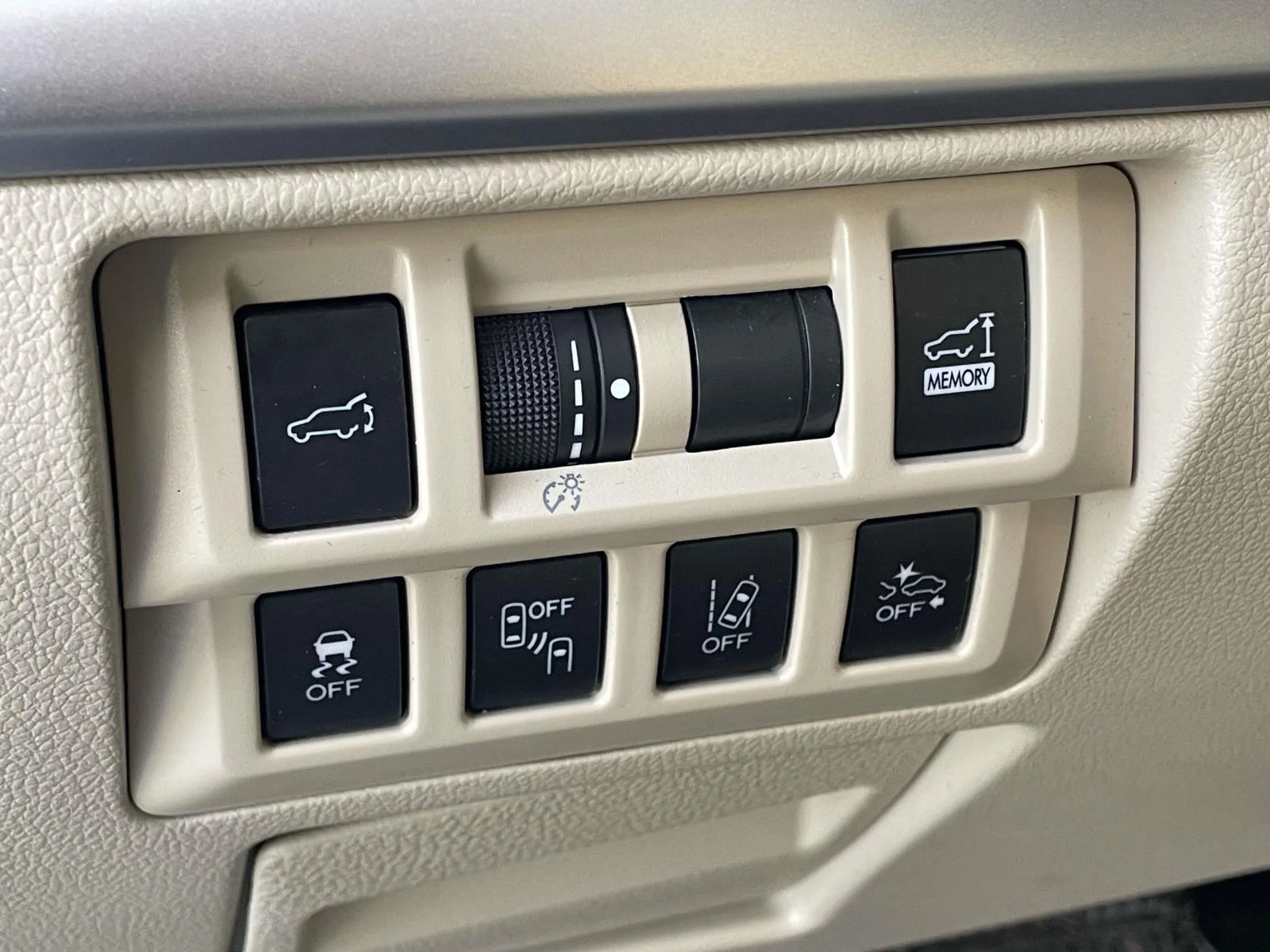 Used 2019 Wilderness Green Metallic Subaru Limited image 10