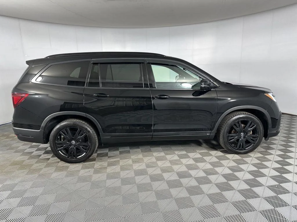 Used 2022 Crystal Black Pearl Honda Black Edition image 10