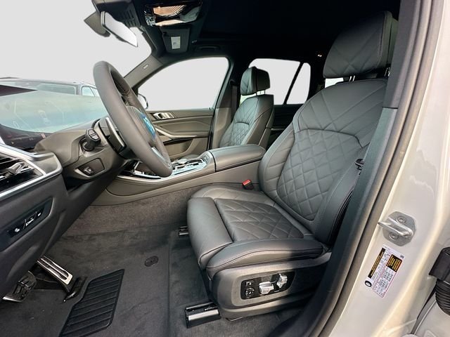 New 2026 White BMW sDrive40i image 13