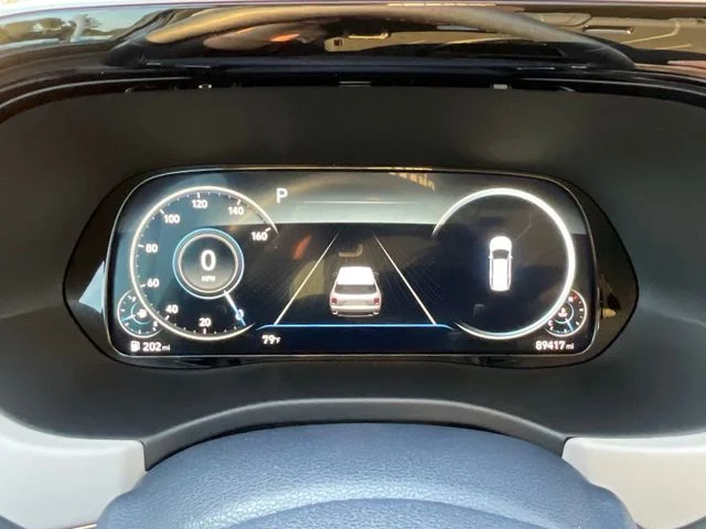 Used 2022 Black Hyundai Limited image 17