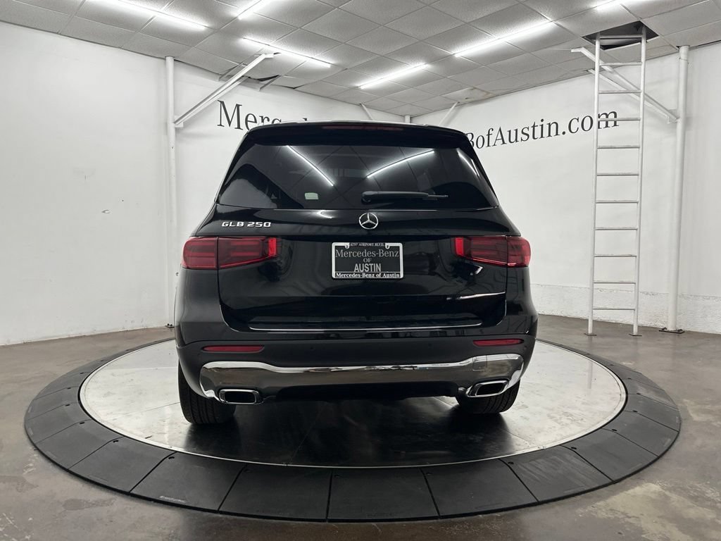 New 2026 Night Black Mercedes-Benz GLB 250 image 35