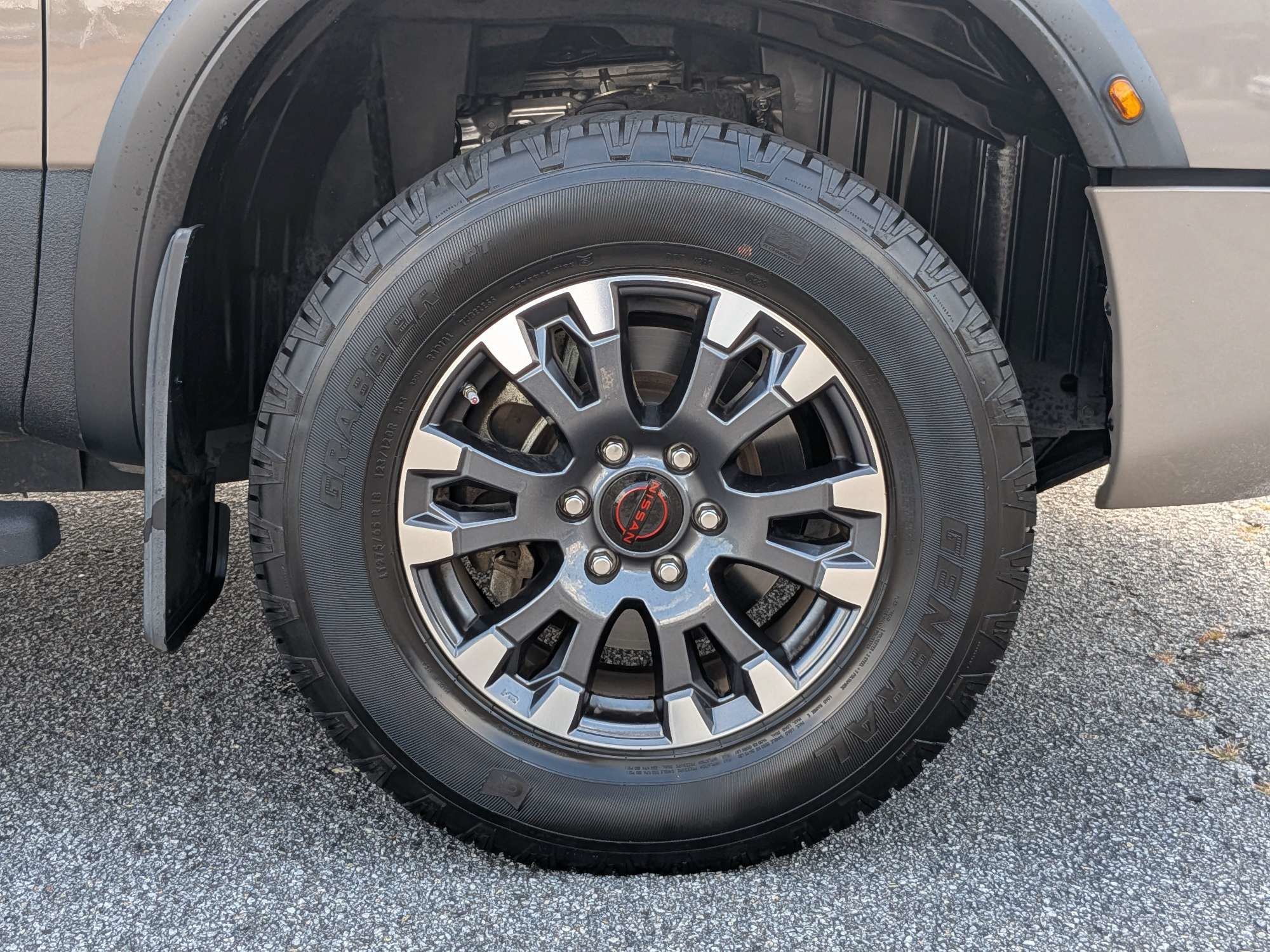 Used 2023  Nissan PRO-4X image 10