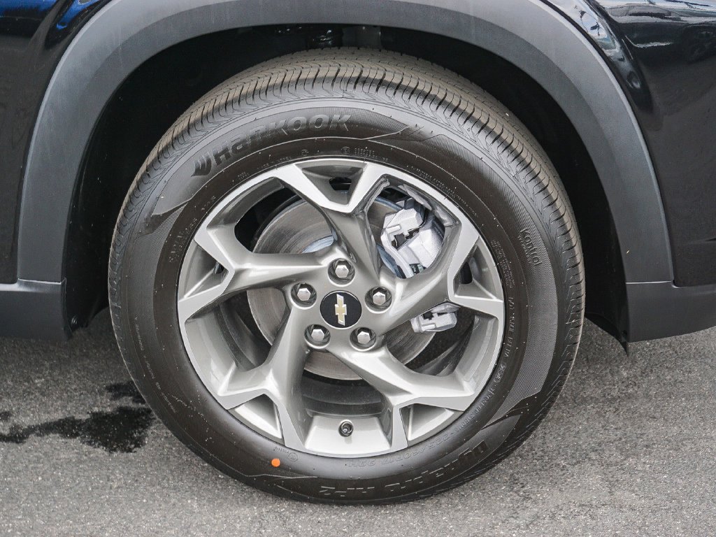 2026 Chevrolet Trax LT - Photo 9