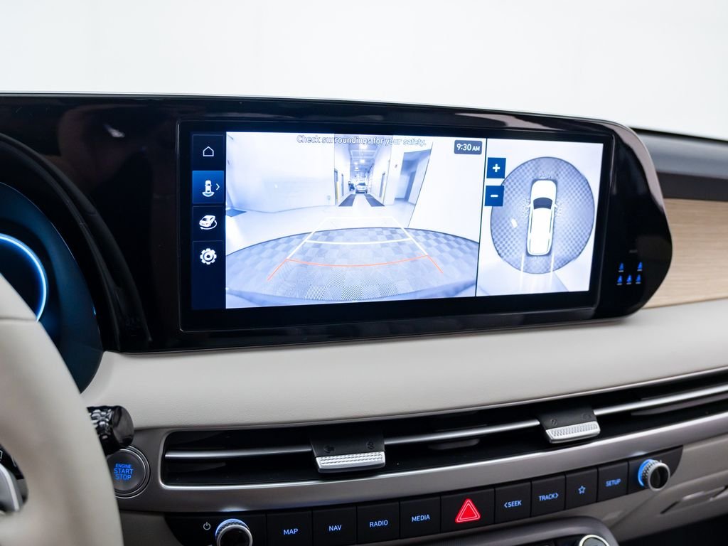Used 2023 Graphite Hyundai Limited image 32