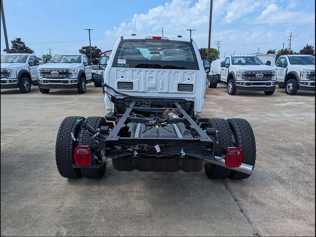 New 2026 Oxford White Ford F-550® XL image 3