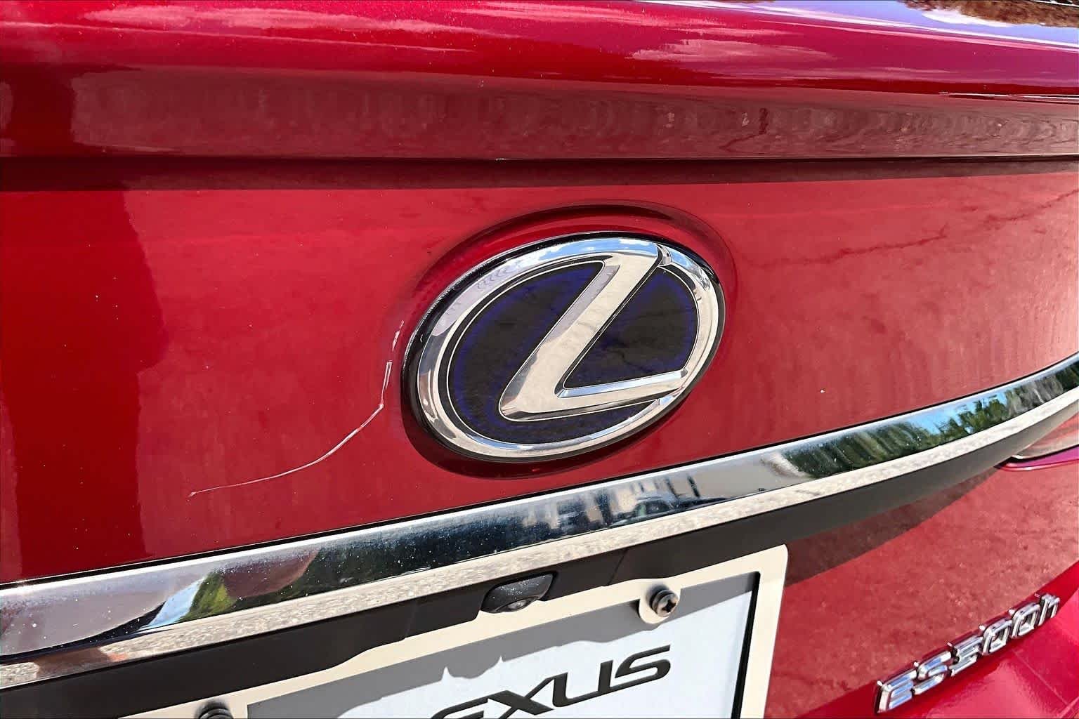 Used 2021 Matador Red Mica Lexus  image 10