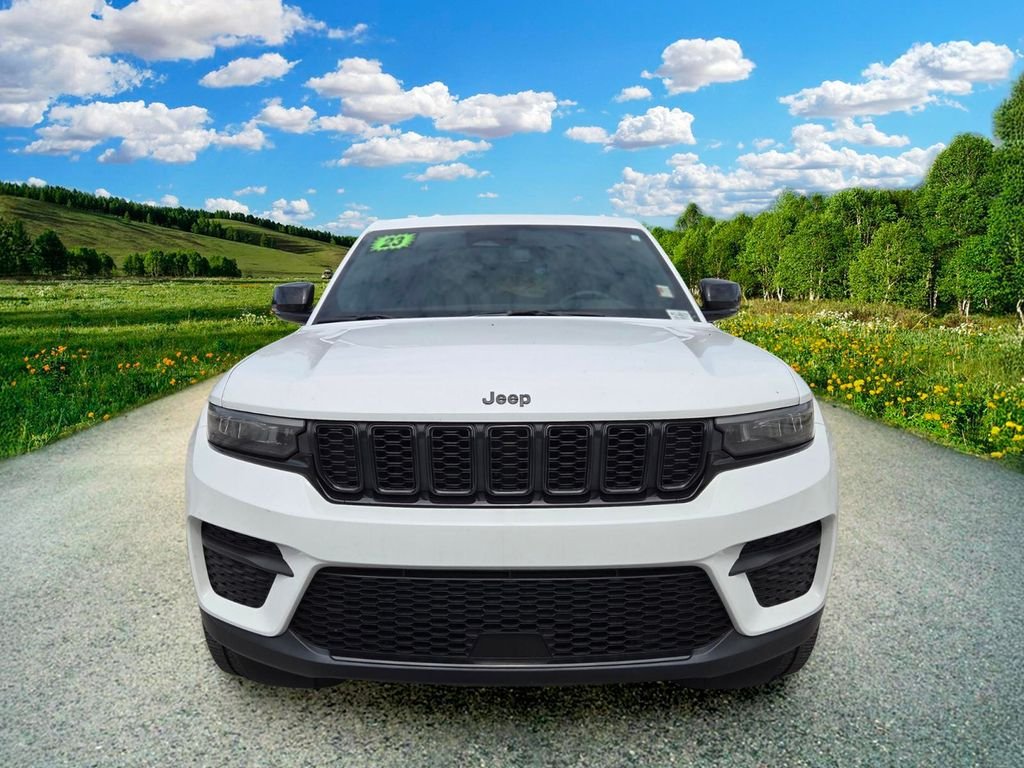 Used 2023 White Jeep Altitude X image 8