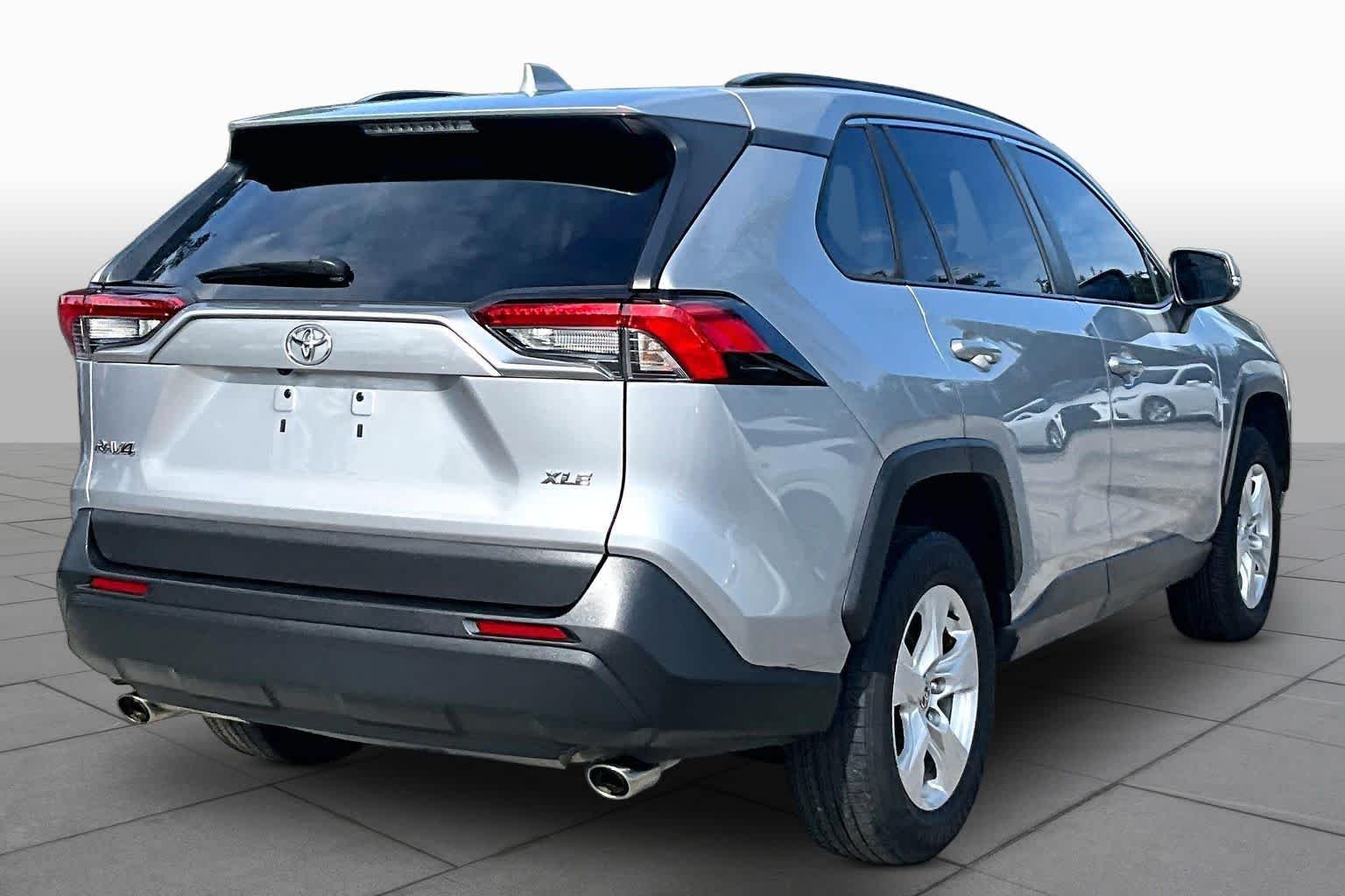 Used 2021 Silver Sky Metallic Toyota XLE image 13