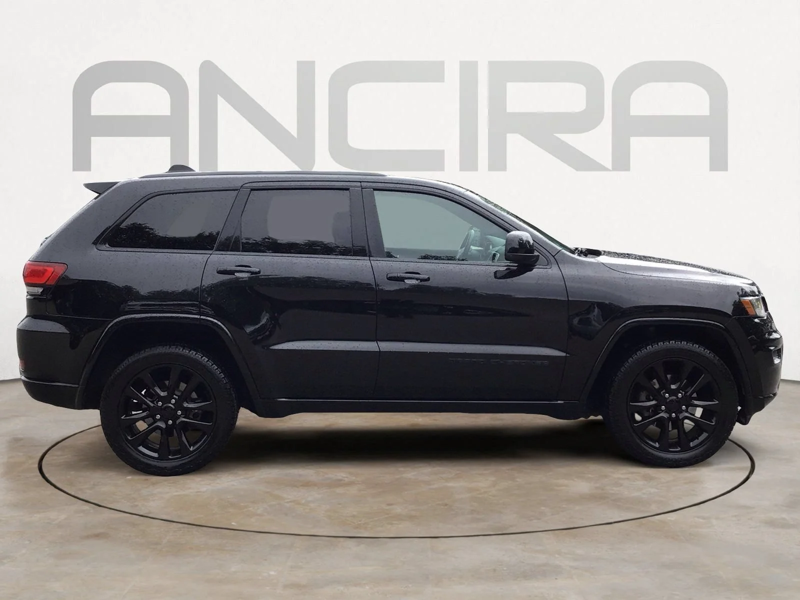 Used 2018 Diamond Black Crystal Pearlcoat Jeep Altitude image 13