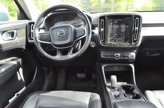 Used 2019 Silver Volvo Momentum image 18