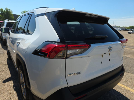Used 2025 White Toyota XLE image 4
