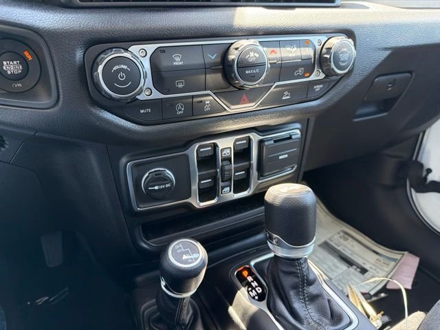 New 2026 Bright White Clear-Coat Exterior Paint Jeep Sport S image 18