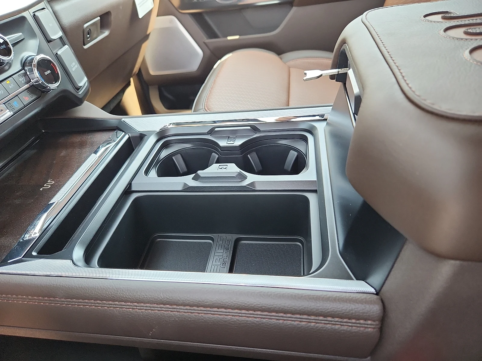 New 2026 Agate Black Metallic Ford King Ranch image 25