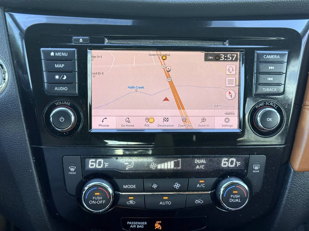 Used 2019 Black Nissan SL 4dr Crossover image 23
