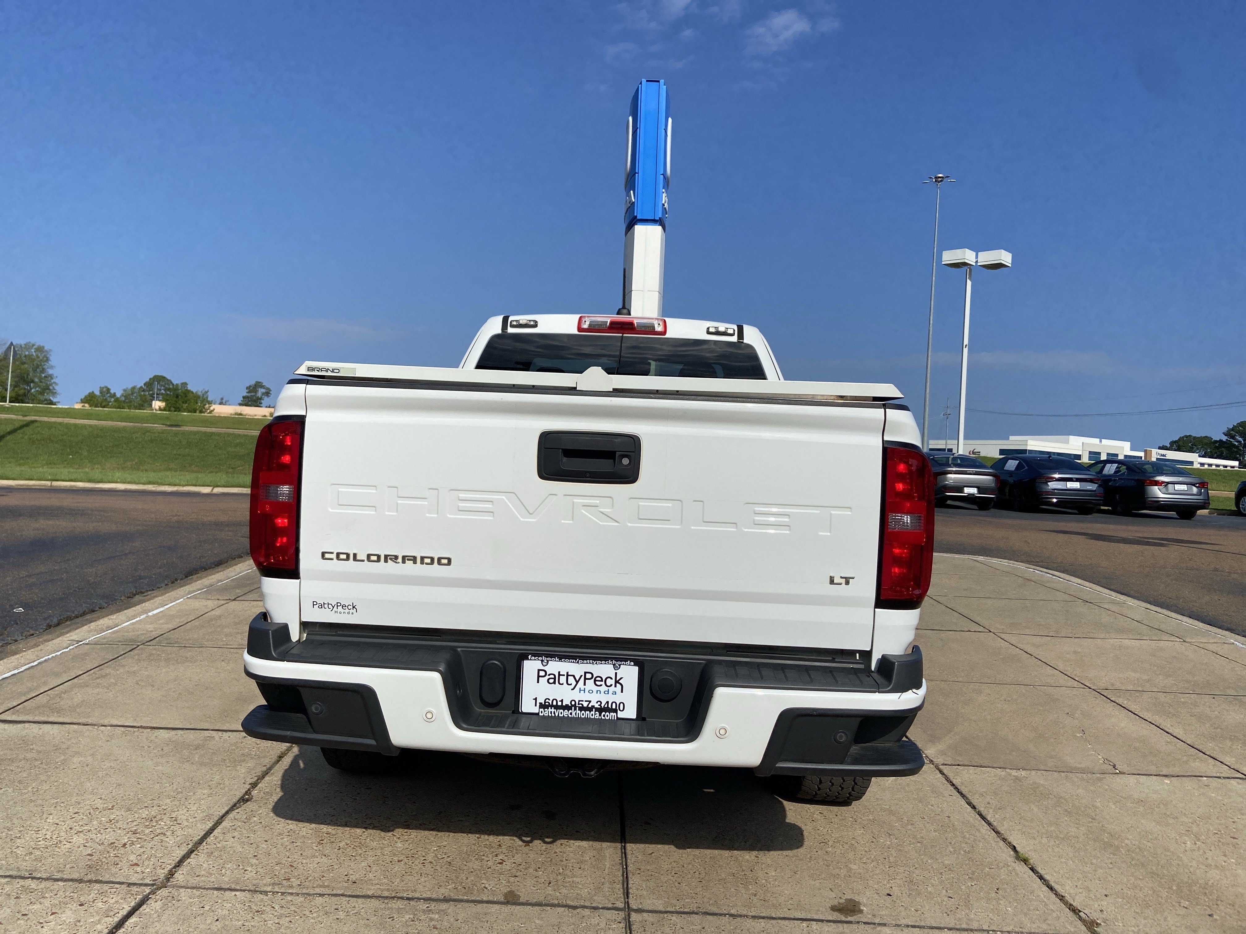 Used 2022 Summit White Chevrolet 2WD LT image 10