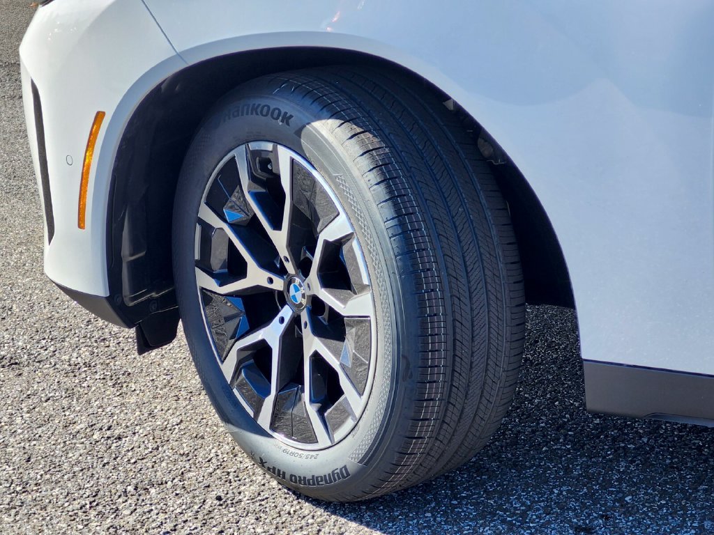 New 2026 White BMW 30 xDrive image 27