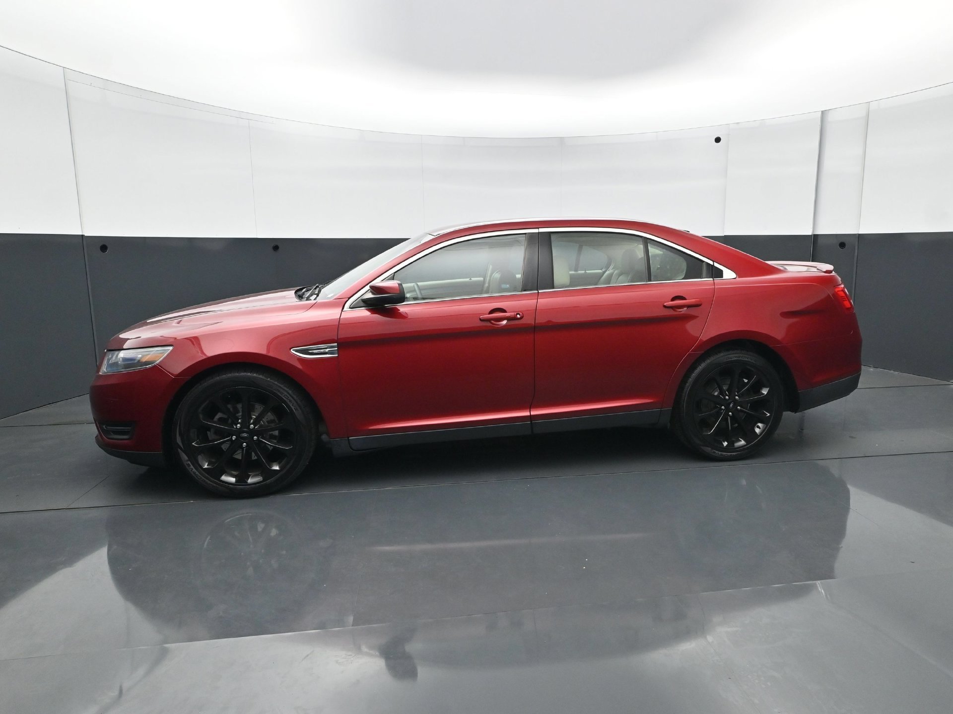 Used 2015 Ruby Red Metallic Ford SEL image 4