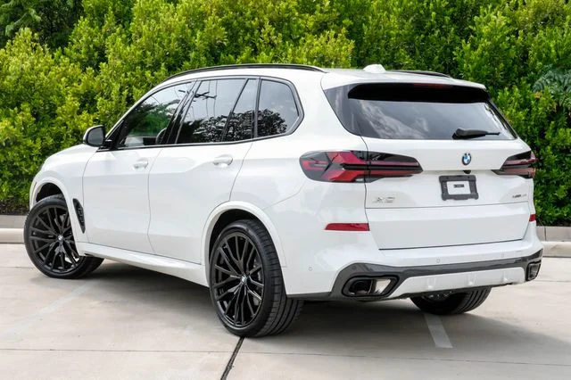Used 2026 Alpine White BMW xDrive40i image 12
