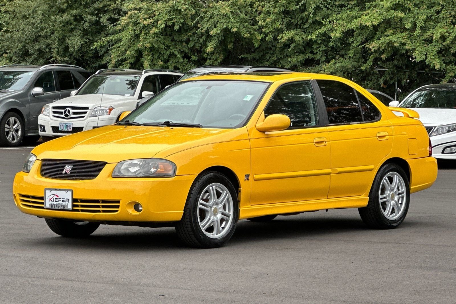 Used 2006 Yellow Nissan SE-R image 8