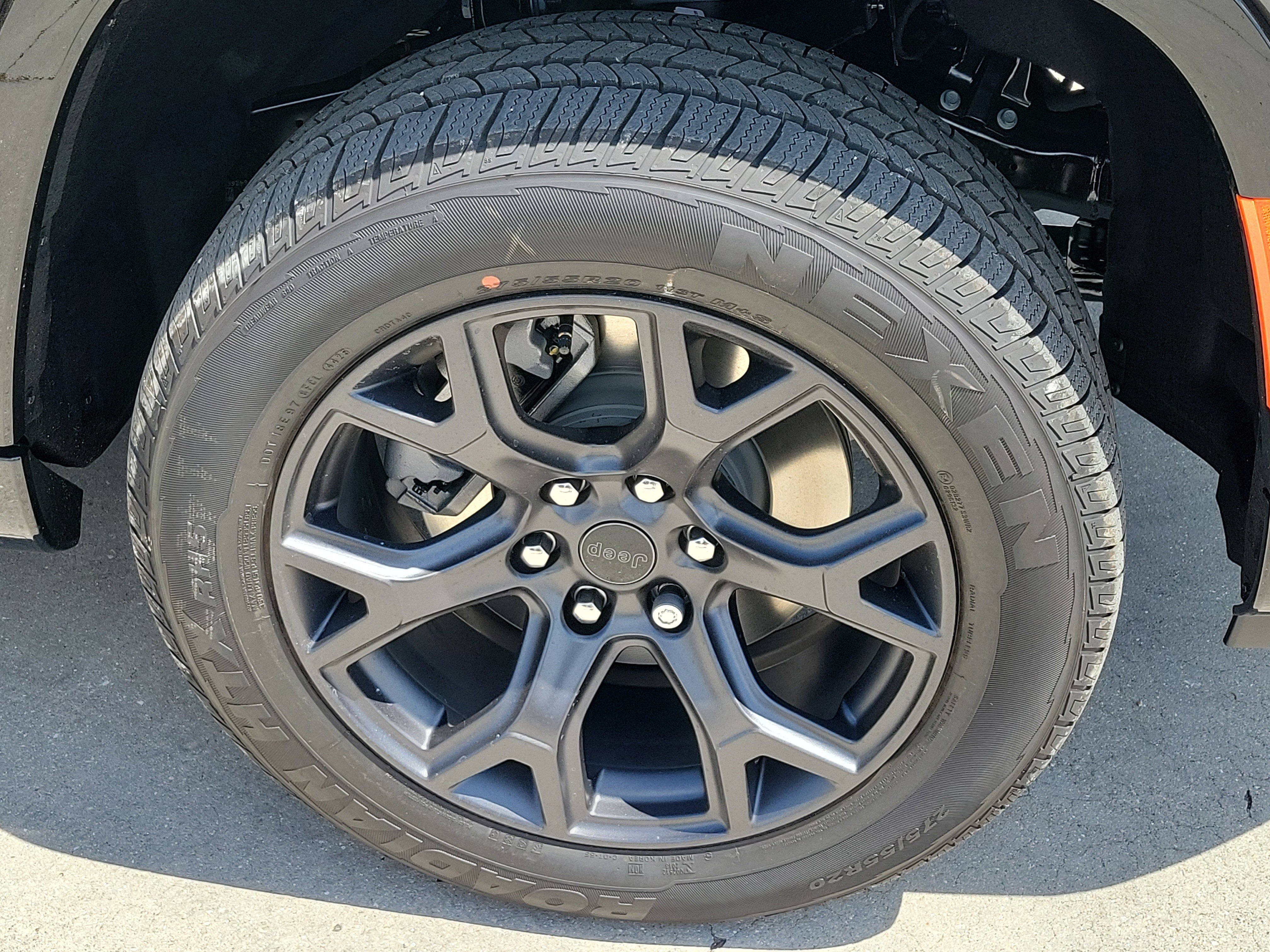 New 2026 Baltic-Gray Metallic Clear-Coat Exterior Paint Jeep Limited Altitude image 8
