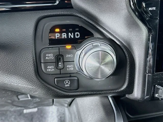 Used 2025 Silver Ram Laramie image 17