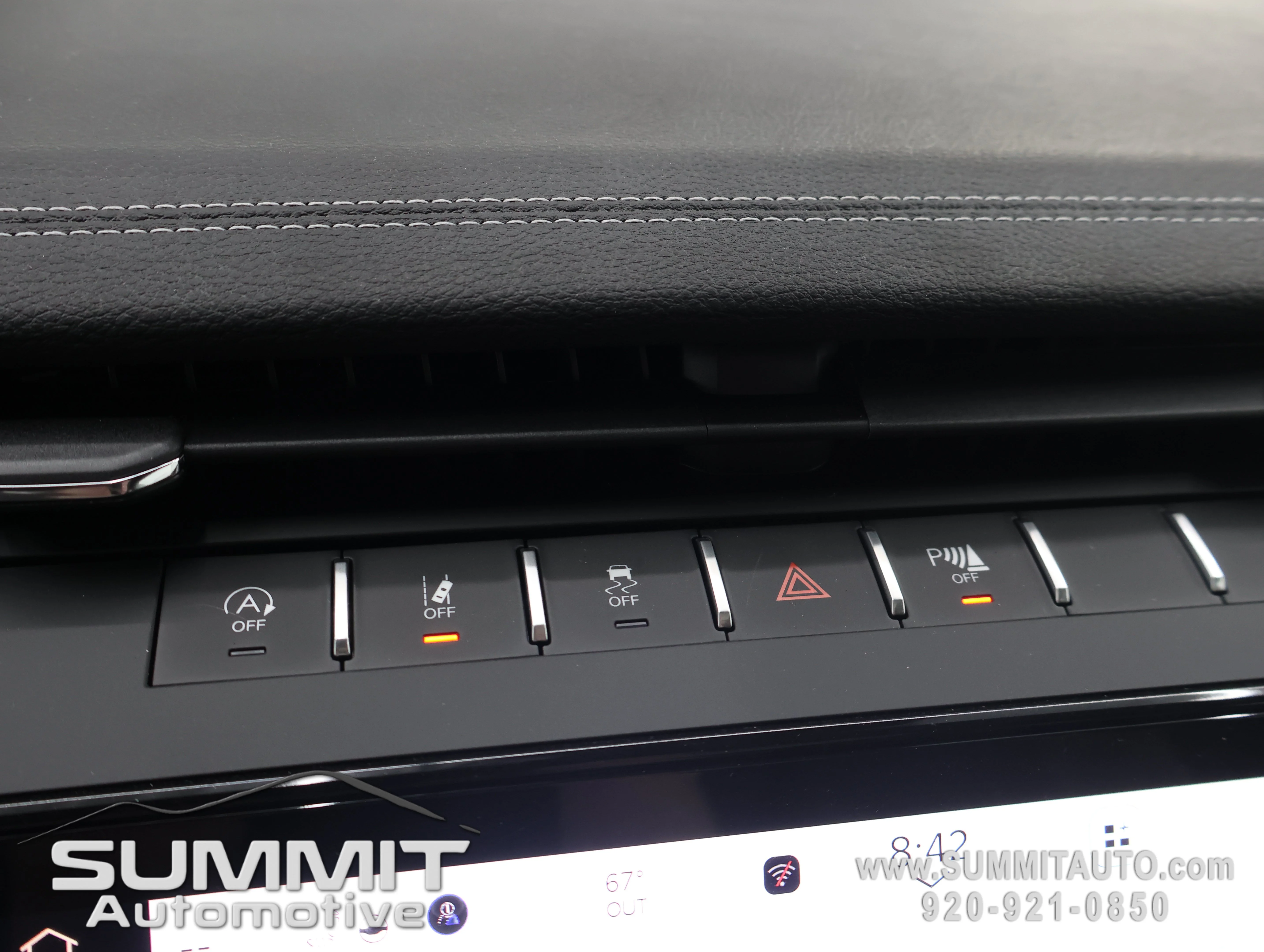New 2026 Diamond Black Crystal Pearlcoat Jeep Limited image 54