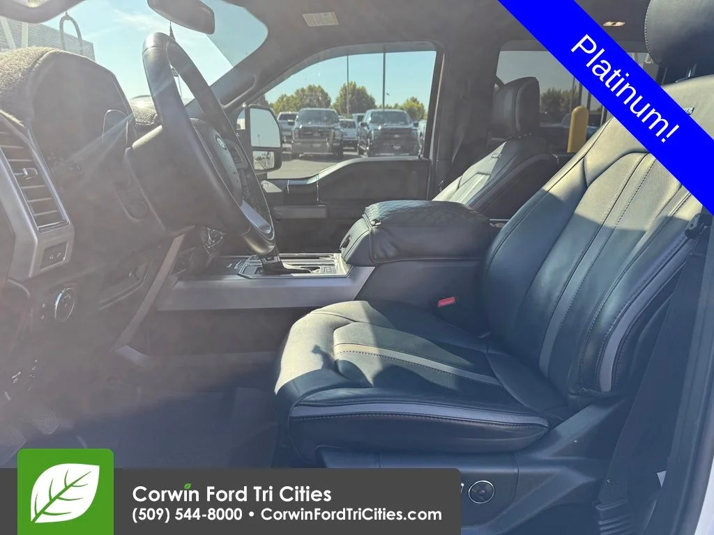 Used 2018 White Platinum Tri-Coat Metallic Ford Platinum image 11