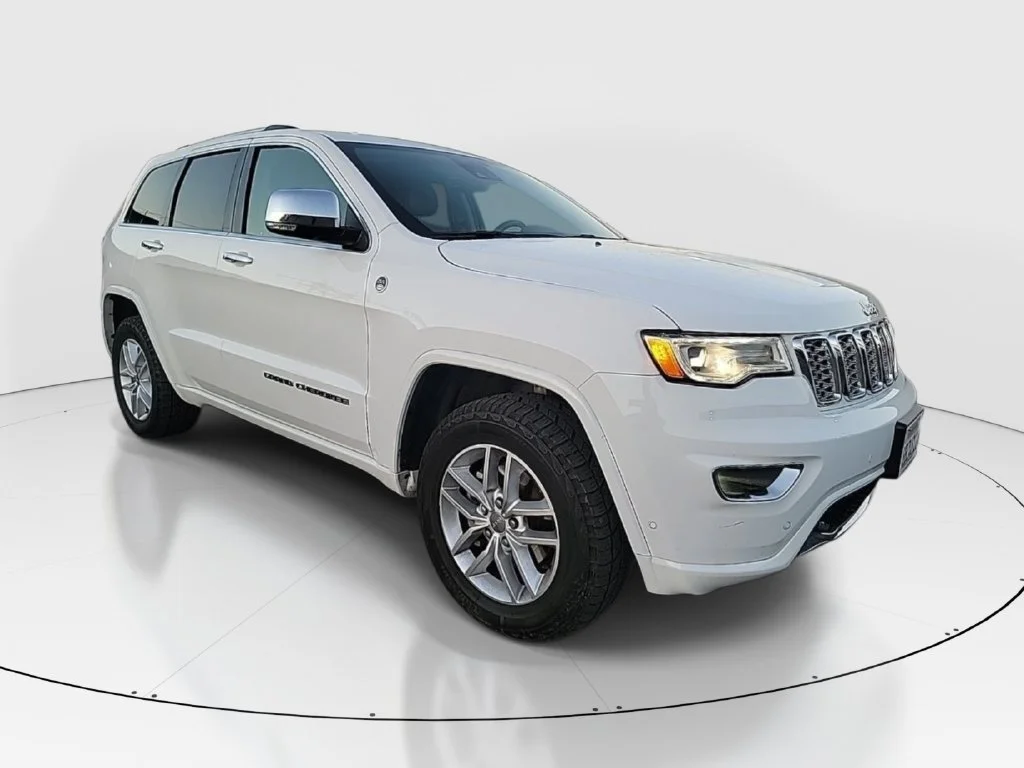 Used 2018 White Jeep Overland image 3