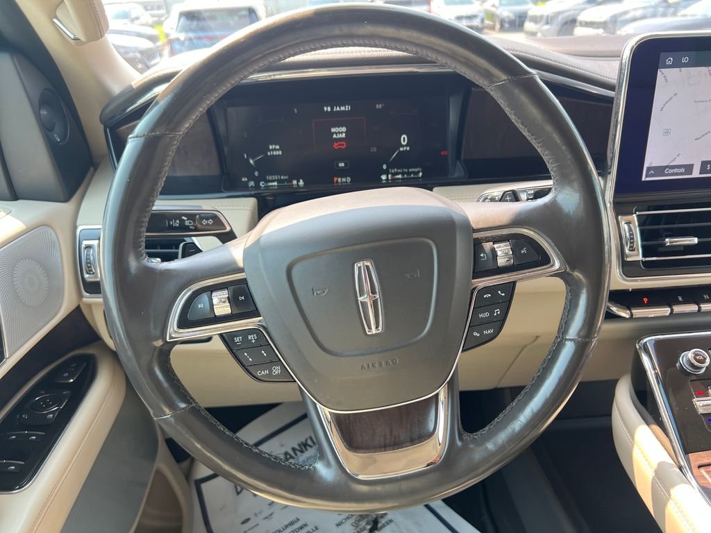 Used 2020 Black Lincoln Reserve image 17
