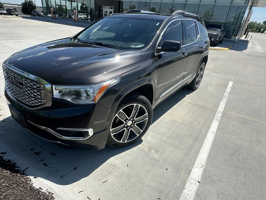 Used 2019 Silver GMC Denali image 1