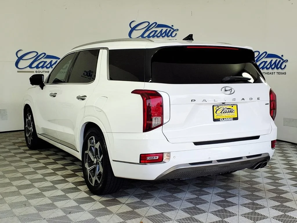 Used 2022 Hyper White Hyundai Calligraphy image 2