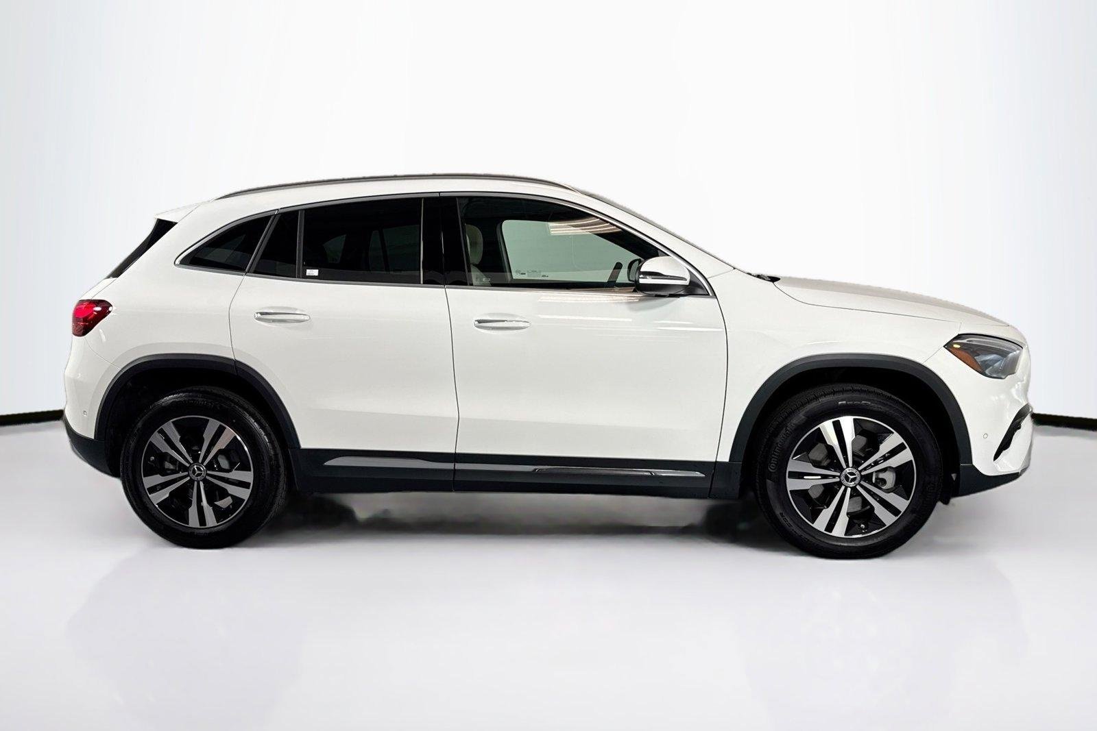 New 2026 Polar White Mercedes-Benz GLA 250 image 4