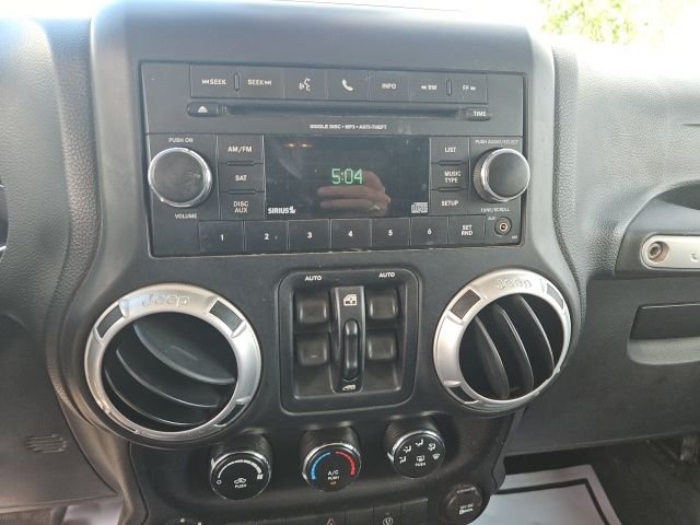 Used 2013 Black Jeep Unlimited Sahara image 21