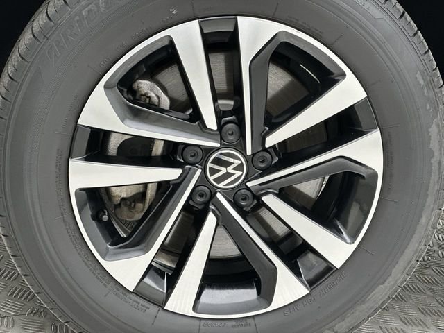 Used 2022 White Volkswagen 2.0T S image 10