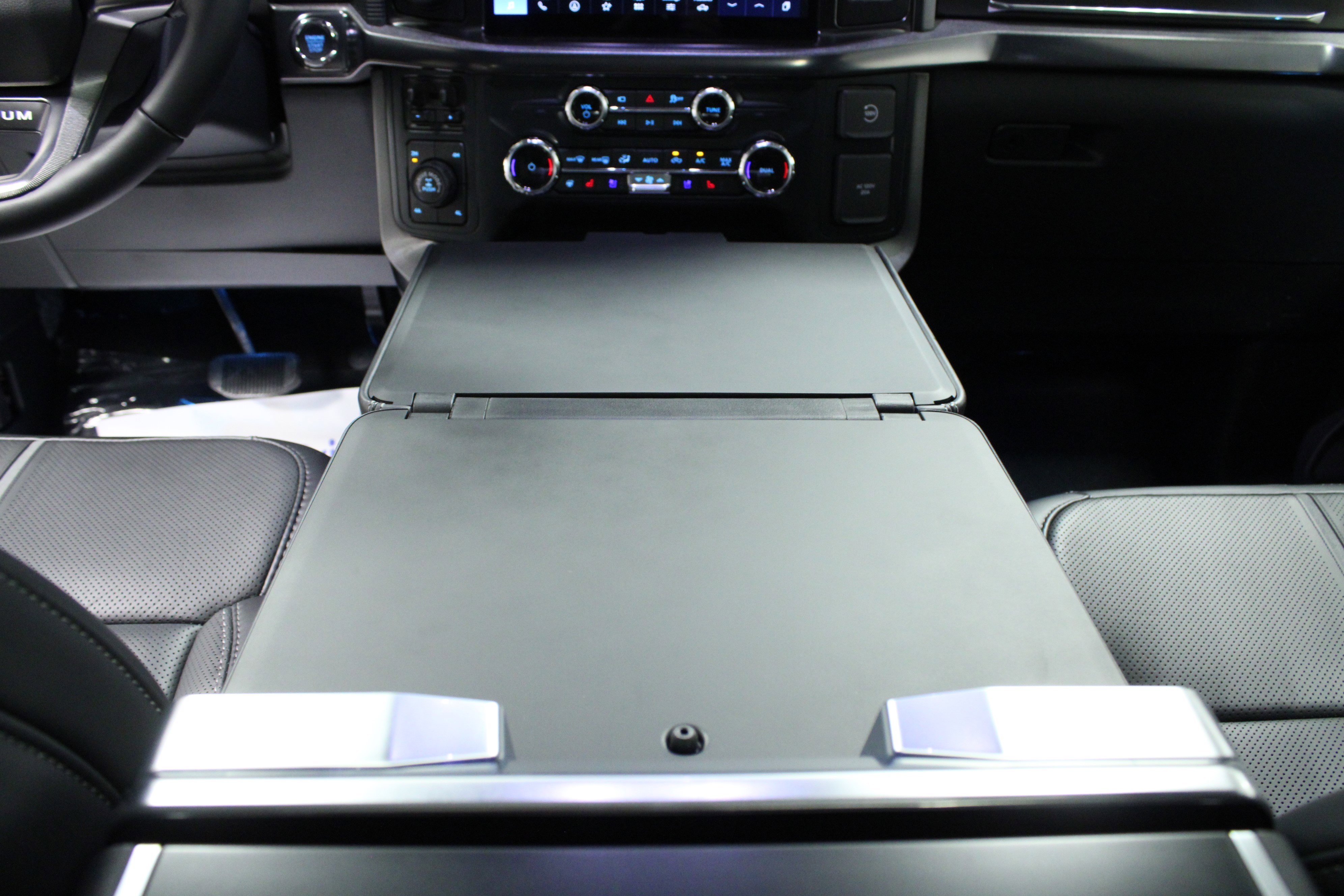 New 2026 Carbonized Gray Metallic Ford Platinum image 20
