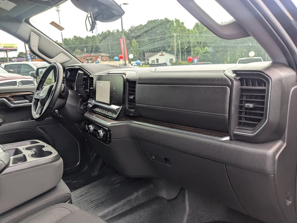 Used 2024 Onyx Black GMC Elevation image 27