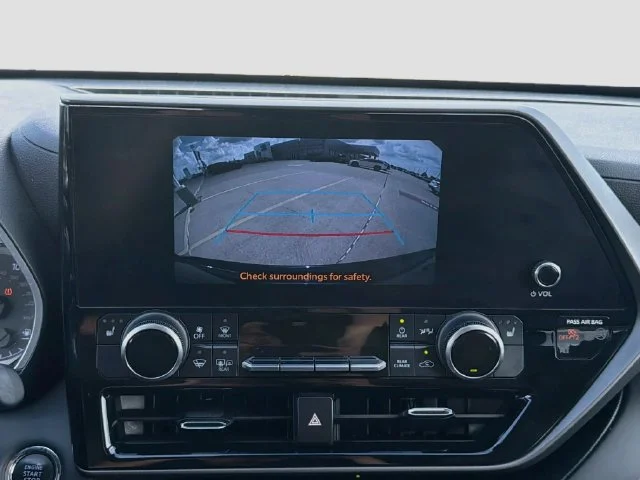 Certified Used 2023  Toyota XLE image 14
