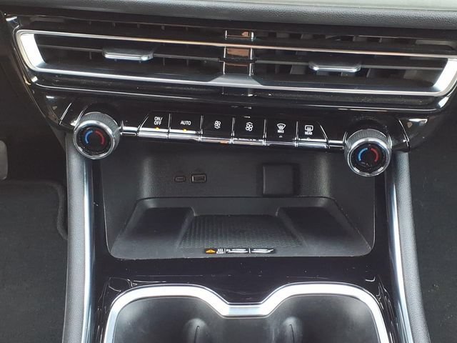 Used 2025 Summit White Chevrolet LT image 18