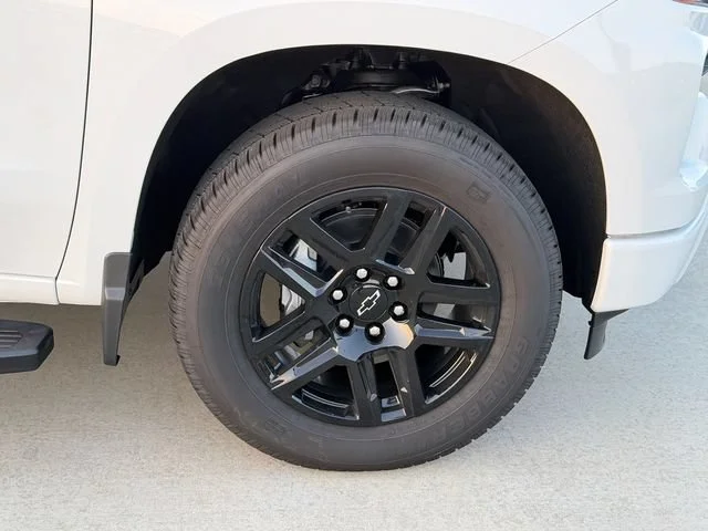 New 2026 Summit White Chevrolet Custom image 9