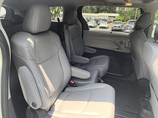 Certified Used 2023 WIND CHILL PEARL* Toyota  image 21