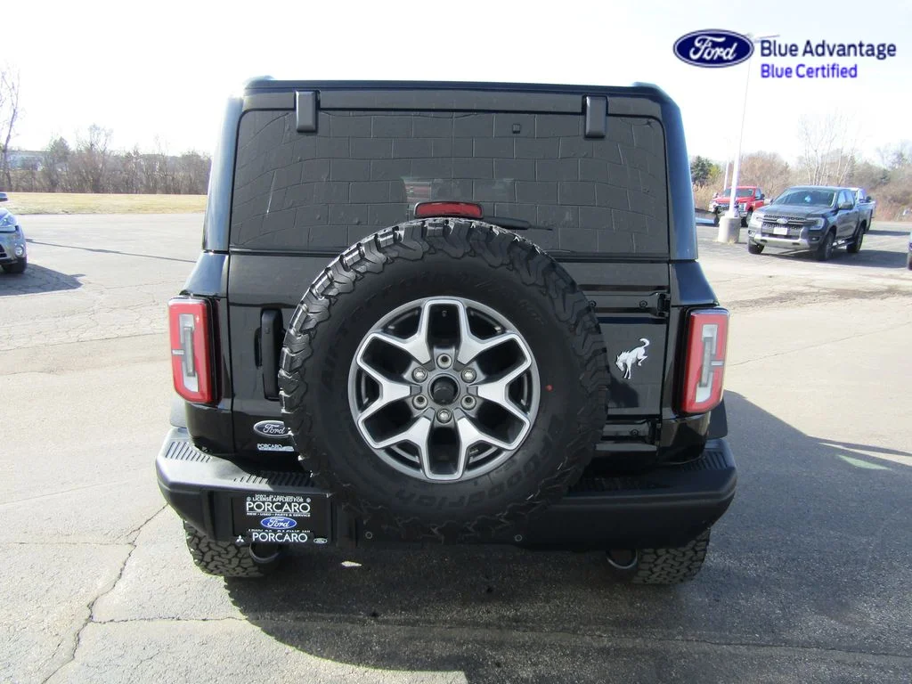 Certified Used 2025 Shadow Black Ford Badlands image 4