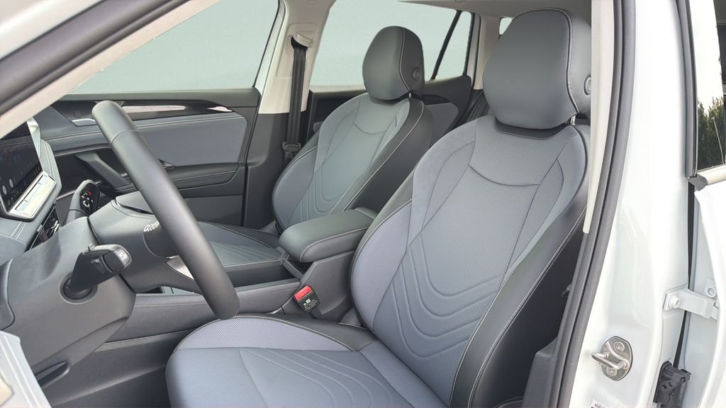 New 2026 Pure White Volkswagen 2.0T SE image 29