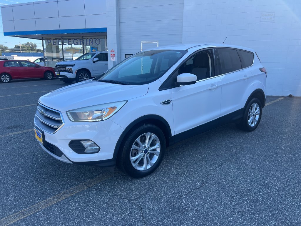 Used 2017 Ford Escape SE with VIN 1FMCU9GD2HUE18476 for sale in Westville, NJ
