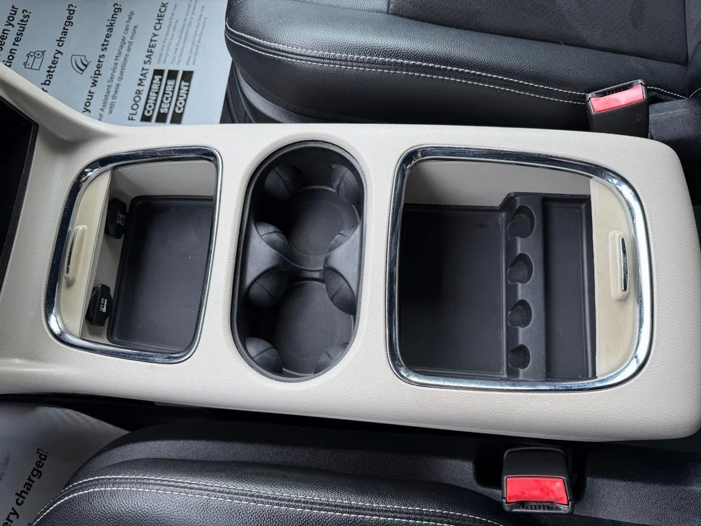 Used 2019 Gray Dodge SXT image 17