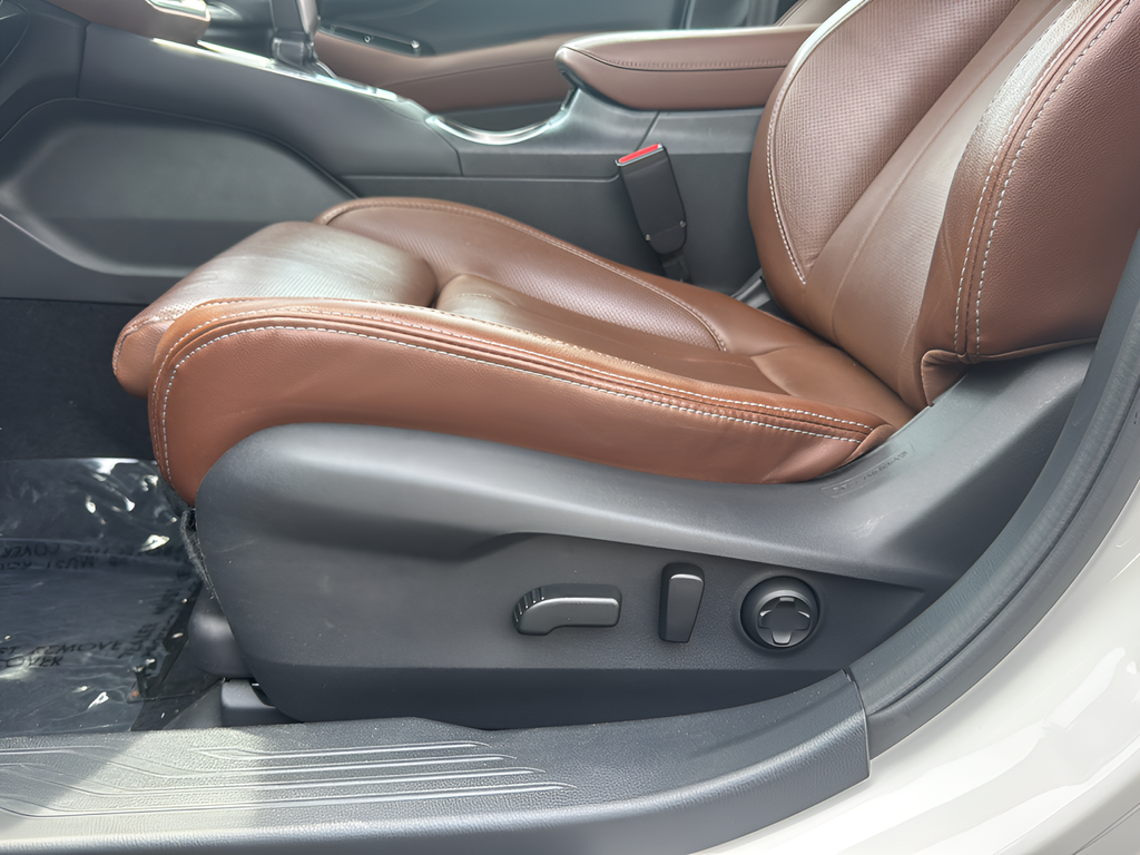 Used 2023 White Subaru Touring image 18