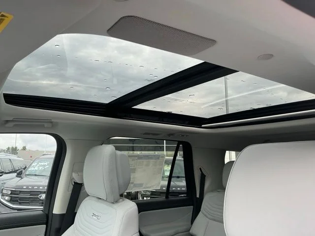 New 2026 Star White Metallic Tri-Coat Ford MAX Platinum® image 38