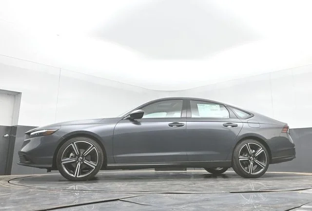 New 2026 Meteorite Gray Metallic Honda SE image 47
