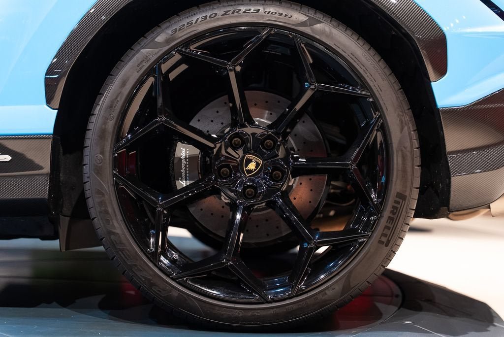 Used 2024 Blu Cepheus Metallic Lamborghini Performante image 48